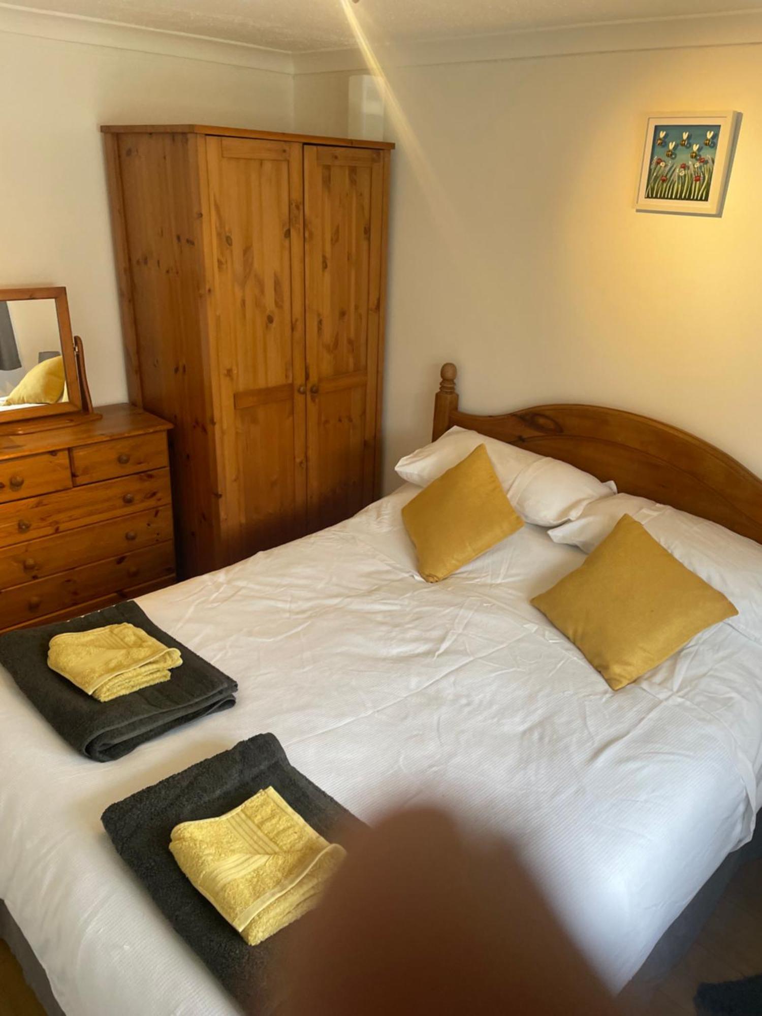 Bumblebee Lodge Saint Cleer 外观 照片